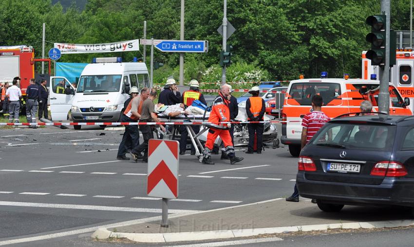 Schwerer Unfall mit Reisebus Lohmar Donrather Dreieck P160.JPG